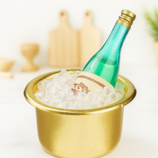 Miniatur Sektkühler mit Flasche ca. 3cm in Goldoptik – Wichtel Zubehör Kunststoff