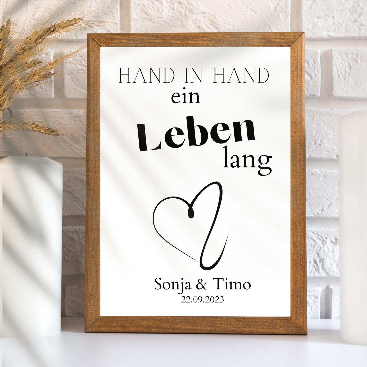 Personalisiertes Hochzeits-Poster „Hand in Hand – ein Leben lang“. Digitaler Download, individuell mit Namen & Datum. Sofort ausdrucken – perfektes Last-Minute Geschenk zur Hochzeit, Verlobung oder zum Jahrestag.