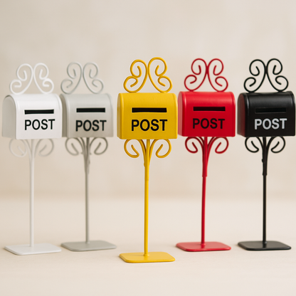 Miniatur Briefkasten „Post“ aus Metall, 11cm, in verschiedenen Farben – Wichtel Zubehör für Puppenhaus, Diorama und Modellbau