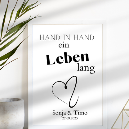 Personalisiertes Hochzeits-Poster „Hand in Hand – ein Leben lang“. Digitaler Download, individuell mit Namen & Datum. Sofort ausdrucken – perfektes Last-Minute Geschenk zur Hochzeit, Verlobung oder zum Jahrestag.